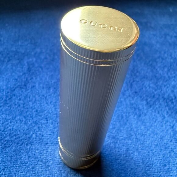 GUCCI GOLDIE RED | MATTE LUXURY LIPSTICK - Picture 5 of 17